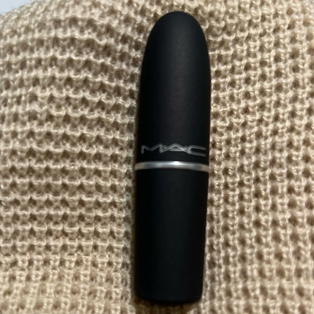 MAC POWDER KISS LIPSTICK 316 DEVOTED TO CHILI